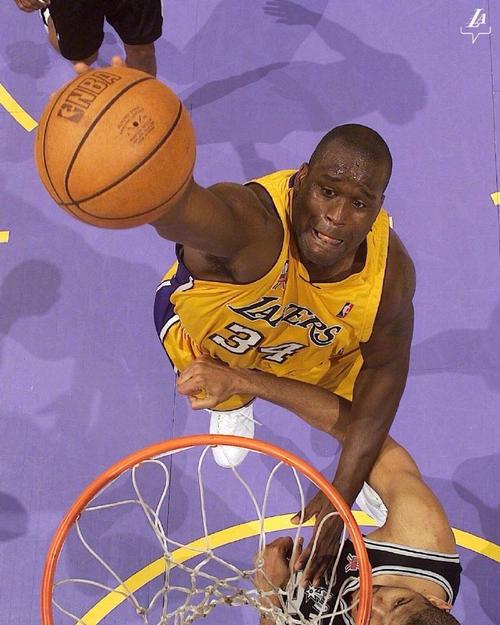 快船vs老鹰前瞻：哈登PK约翰逊，两队皆欲取胜终止颓势（快船战老鹰前瞻：哈登对决约翰逊，双方力拼胜利止住颓势）