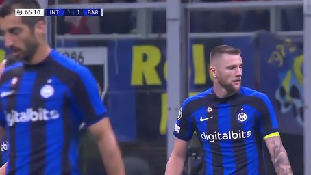 对阵快船SGA三节未过砍20分，连续98场比赛得到20+（战快船，SGA三节未满即取20分，20+连场纪录达98场）