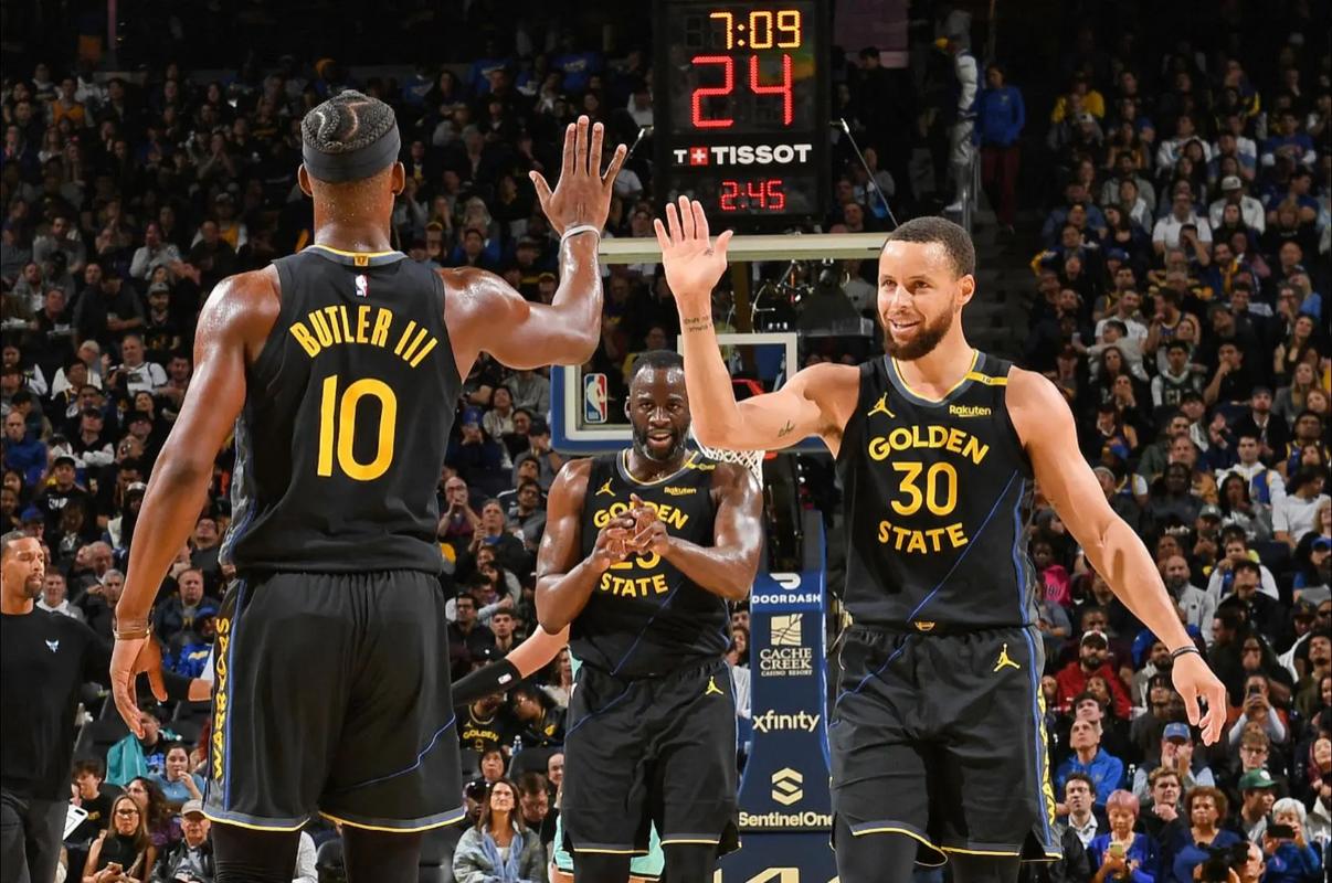 森林狼战勇士伤病报告：爱德华兹脚伤出战成疑，老将康利缺阵（森林狼对阵勇士伤情更新：爱德华兹脚部受伤出场成疑，老将康利确定缺席）