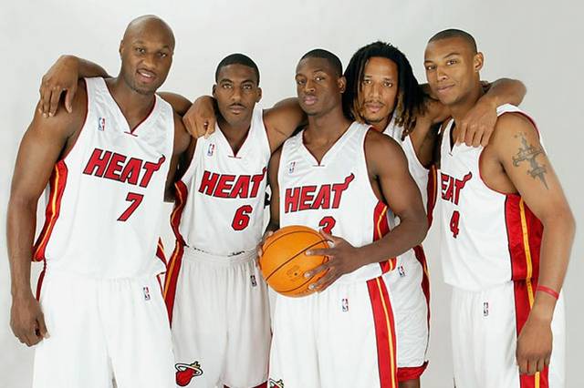 世界杯官方发布直通队伍集结海报：42个国家，同一个梦想（世界杯官宣直通球队集结海报：42国同逐一梦）