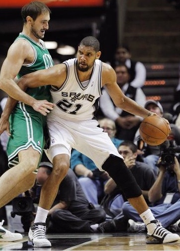 海纳：我的妻子因老年痴呆离世，所以我很关注这个病（海纳：妻子因阿尔茨海默病离世，此后我更加关注这一疾病）